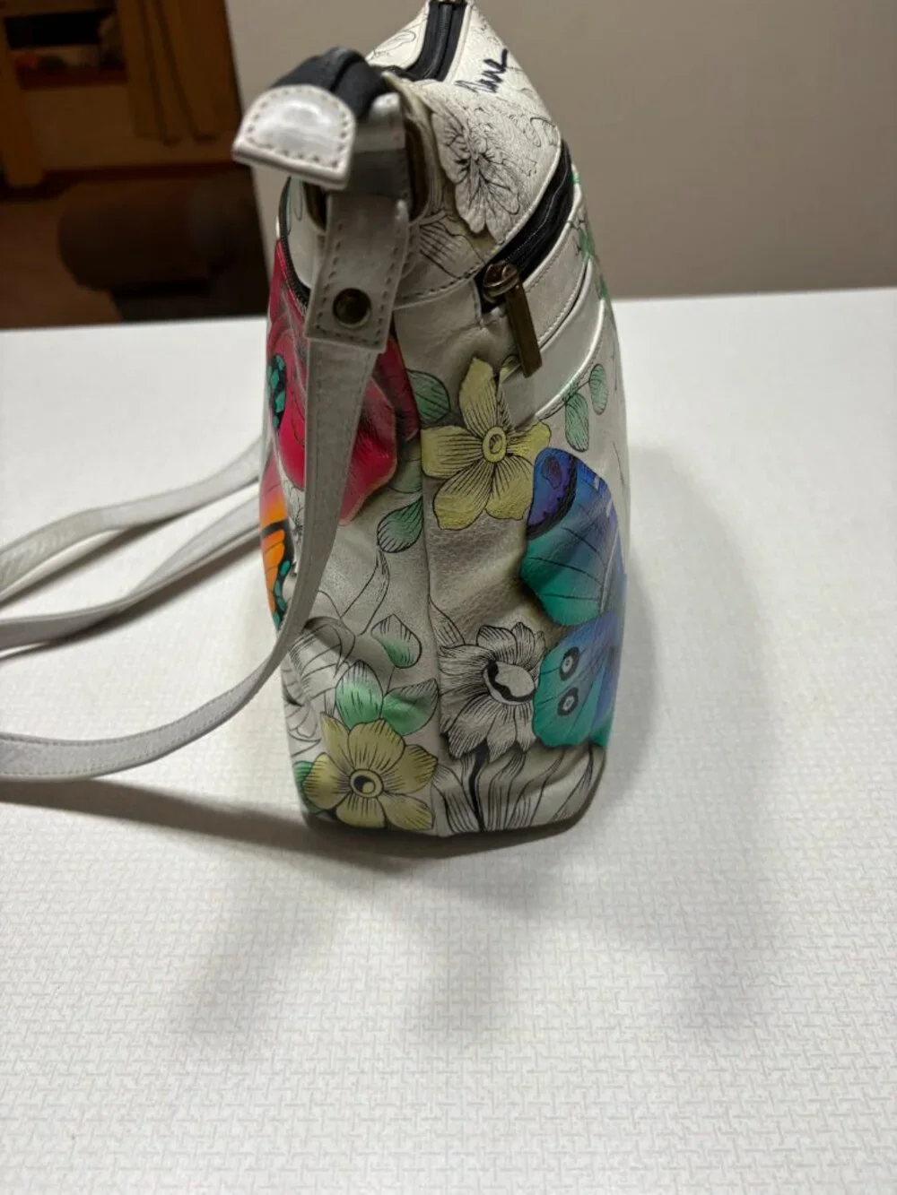 Preowned Anna by Anuschka Shoulder/Crossbody Bag in Good Condition